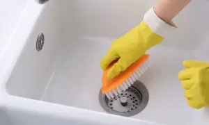 Skuteczne sposoby na likwidację nieprzyjemnego zapachu w kuchni