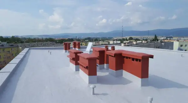 Ile kosztuje remont dachu 200m2? Poznaj ukryte wydatki i oszczędności