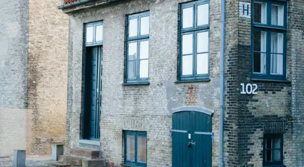 Ile kosztuje generalny remont kamienicy? Poznaj ukryte koszty i czynniki